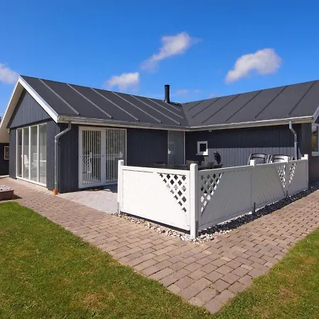 Holiday home Emmarenze - 400m From The Sea In Western Jutland By Interhome *